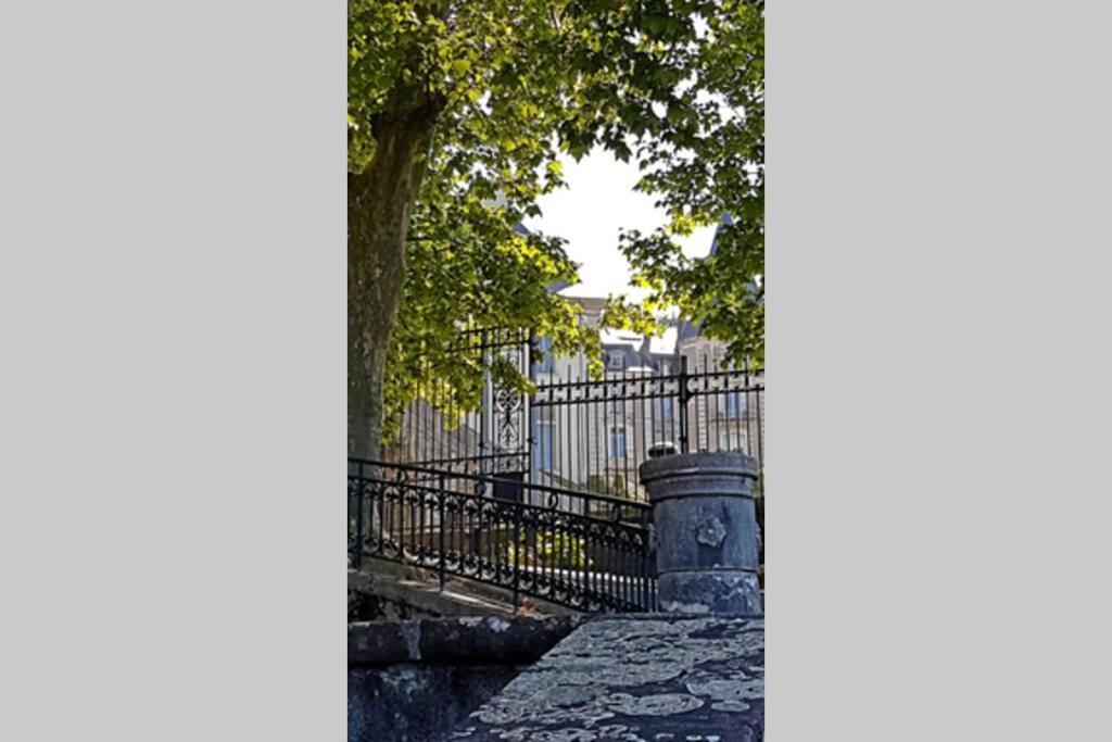 Magnolia : Superbe Deux-Pieces Quartier Du Chateau Pau Exterior foto